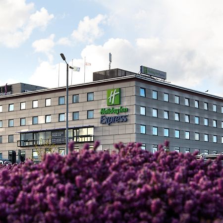 Holiday Inn Express Bradford City Centre By Ihg Экстерьер фото