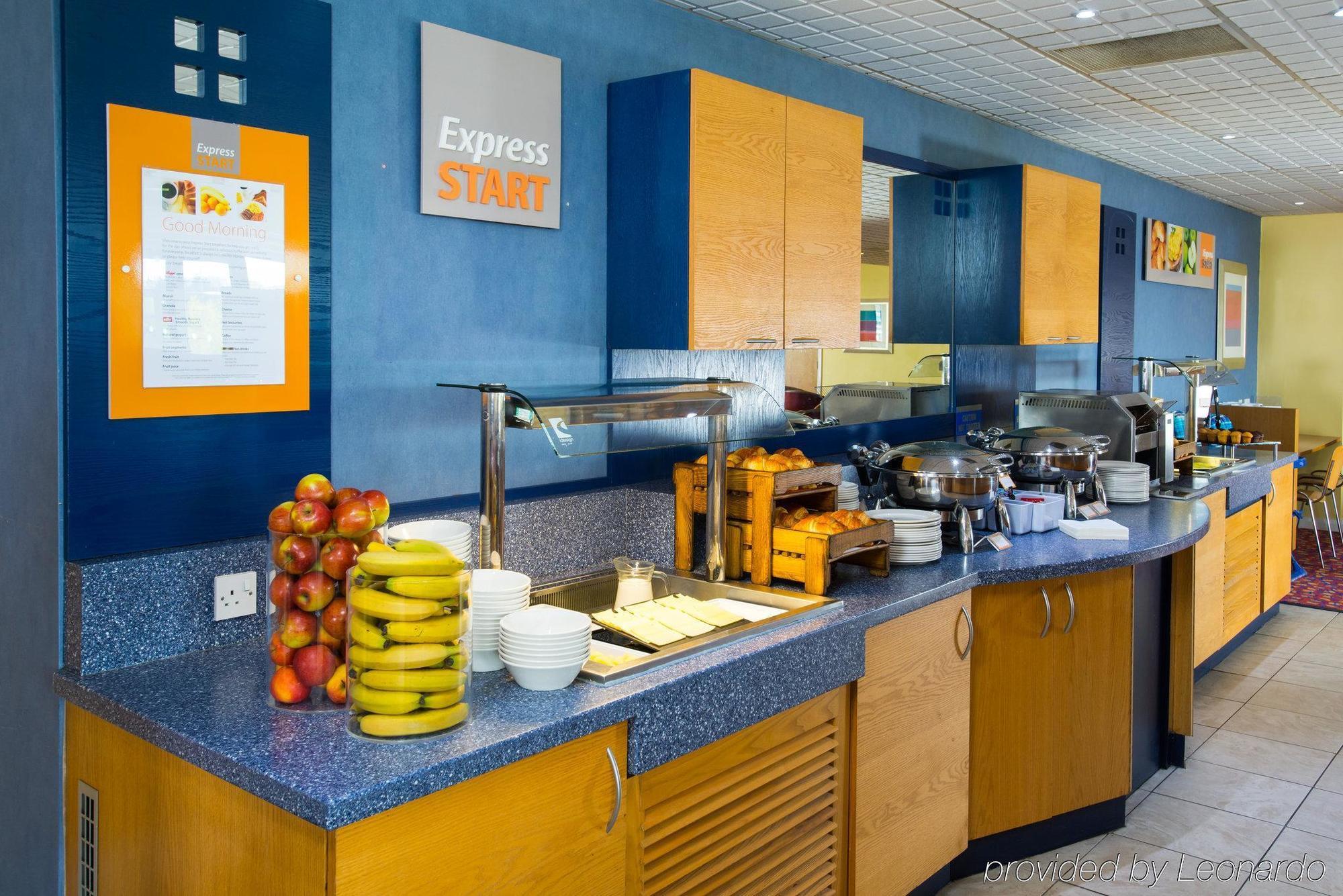 Holiday Inn Express Bradford City Centre By Ihg Экстерьер фото