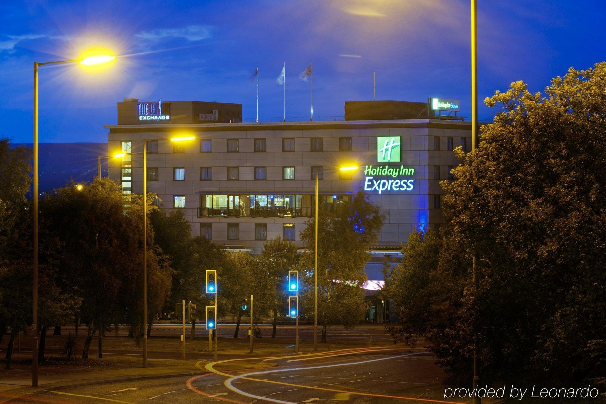 Holiday Inn Express Bradford City Centre By Ihg Экстерьер фото